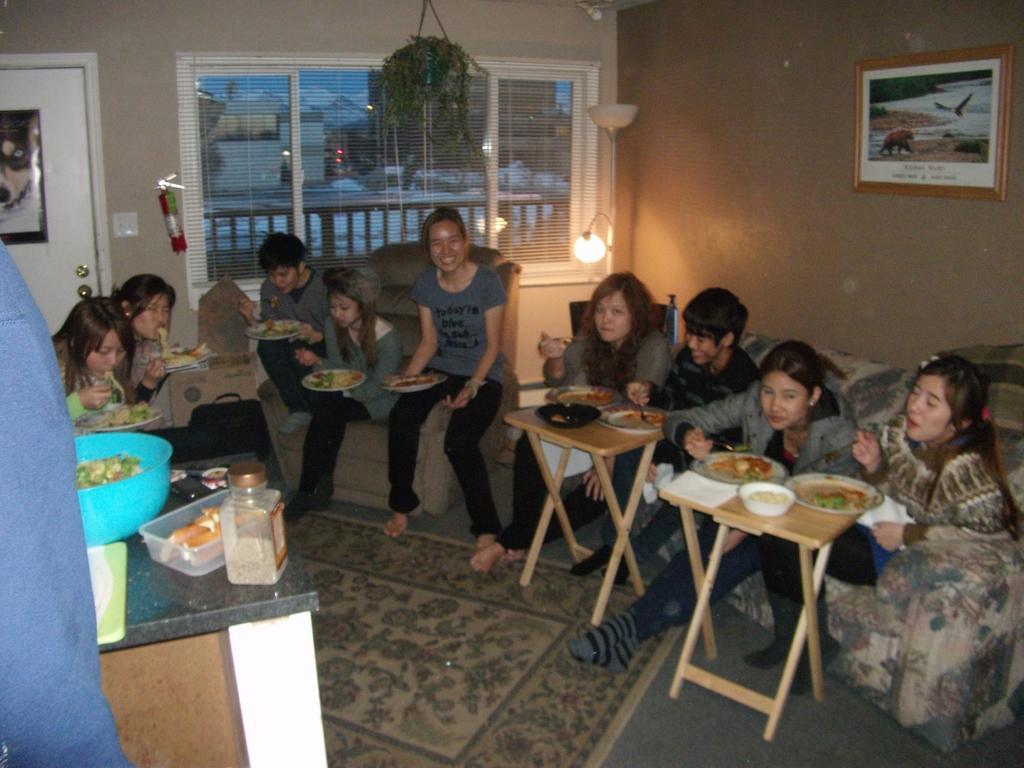 Bent Prop Inn And Hostel Of Alaska - Midtown Anchorage Ngoại thất bức ảnh