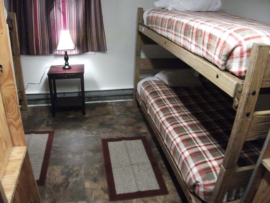 Bent Prop Inn And Hostel Of Alaska - Midtown Anchorage Phòng bức ảnh