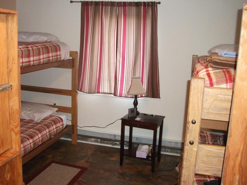 Bent Prop Inn And Hostel Of Alaska - Midtown Anchorage Phòng bức ảnh